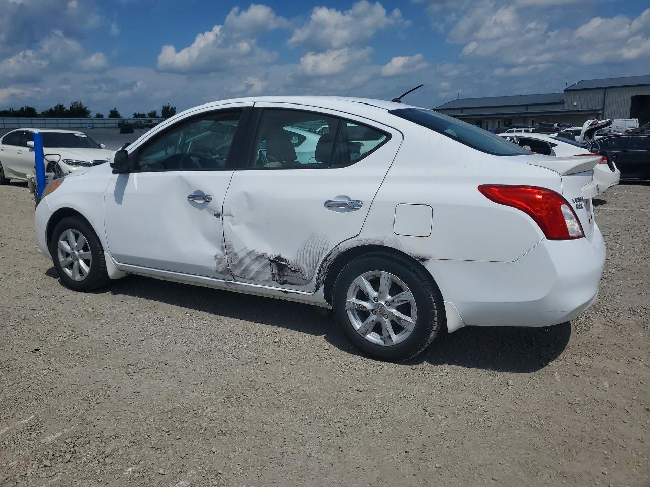 Nissan Versa 1.6 S