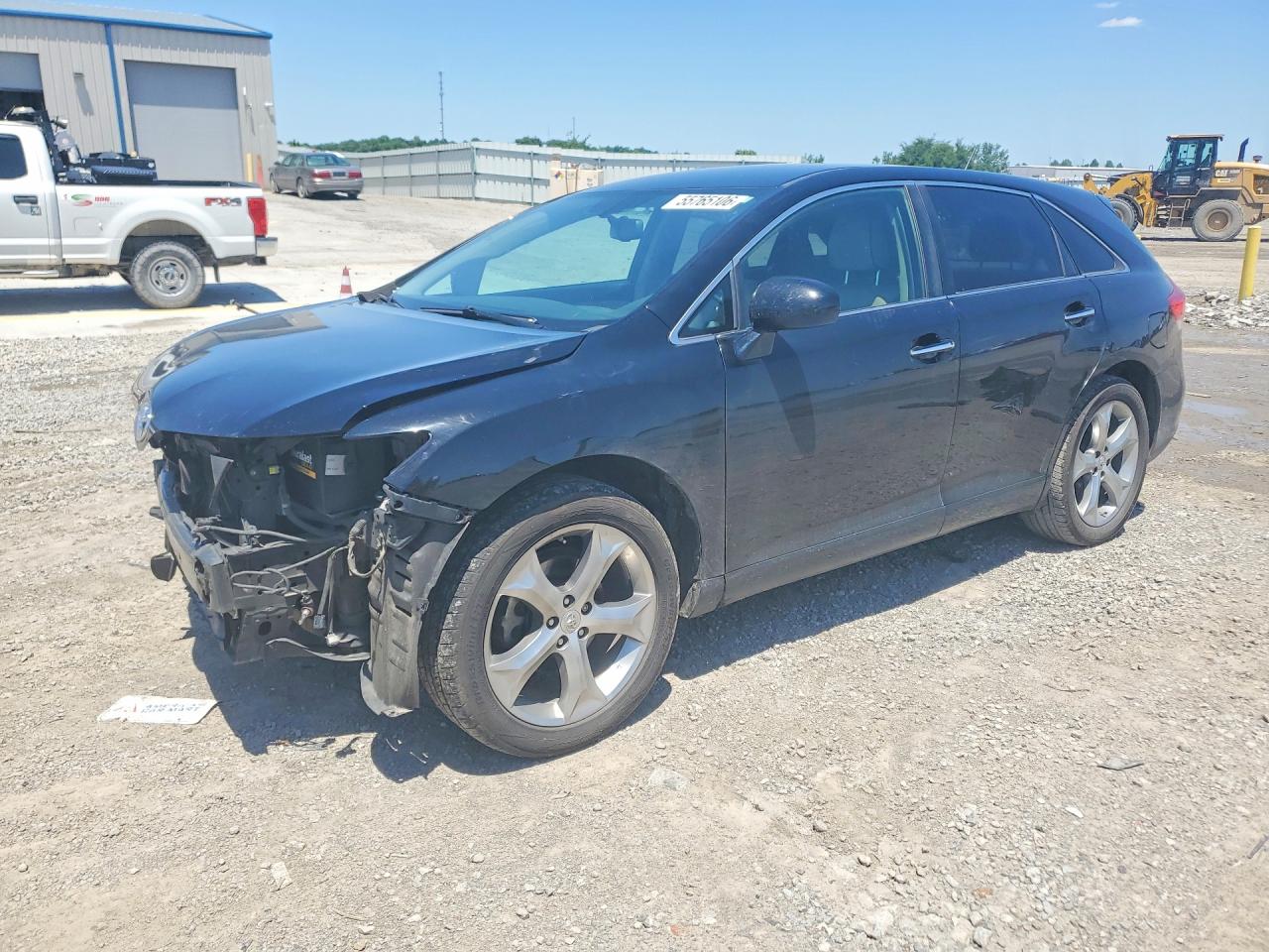 Salvage Toyota Venza Image