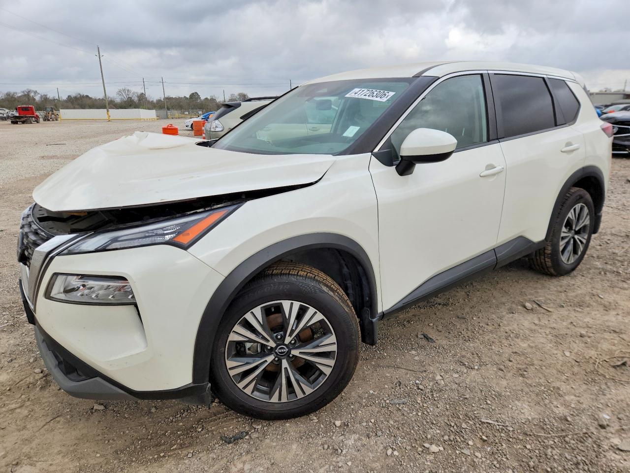 Salvage Nissan Rogue Image