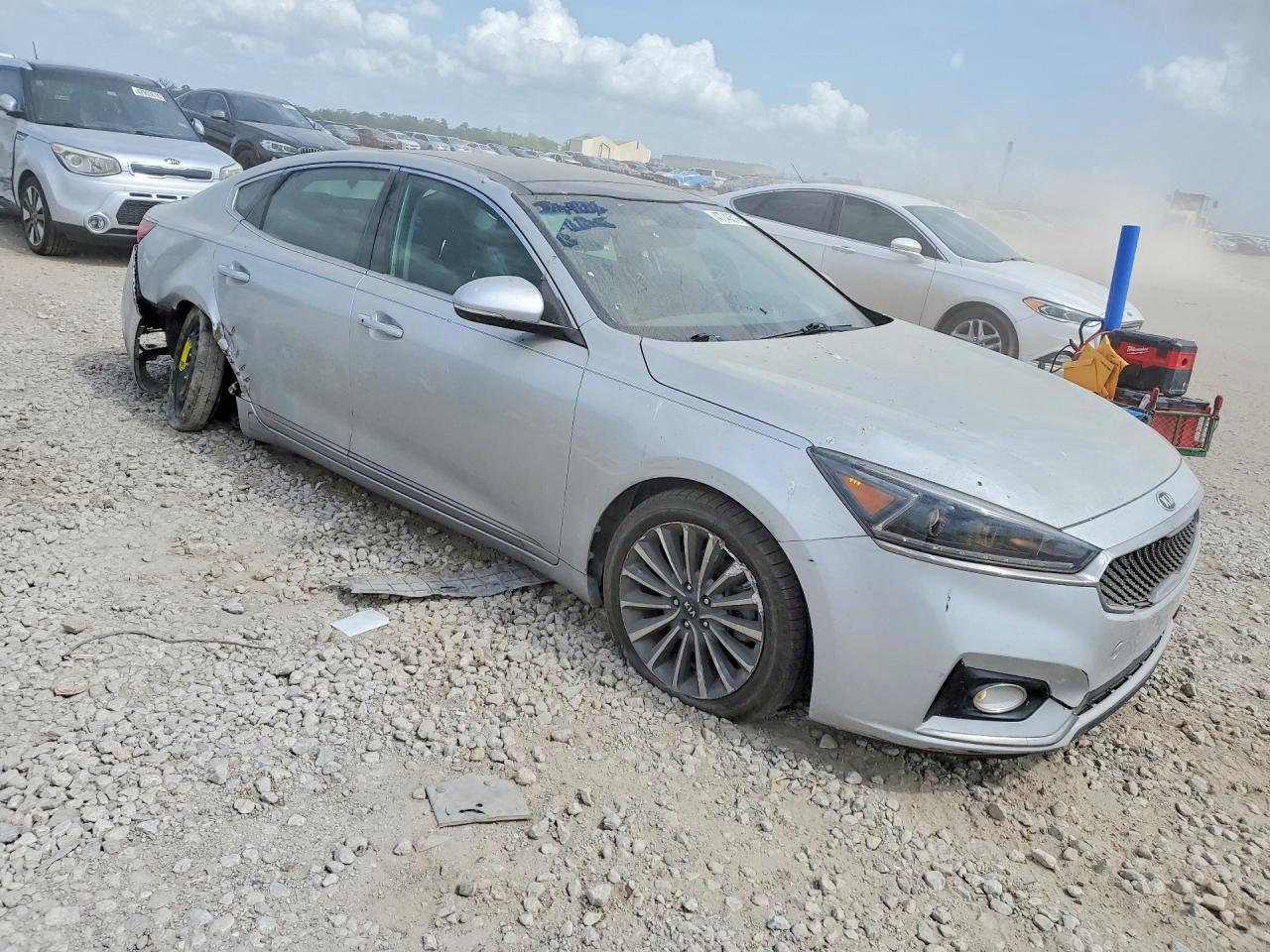 Kia Cadenza Premium