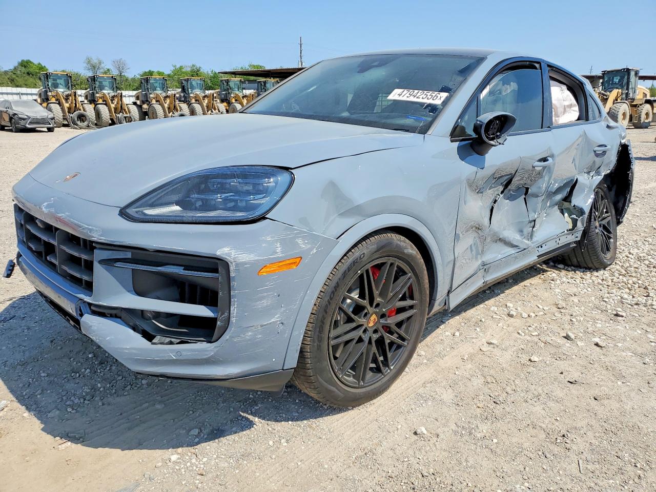 Salvage Porsche Cayenne Image