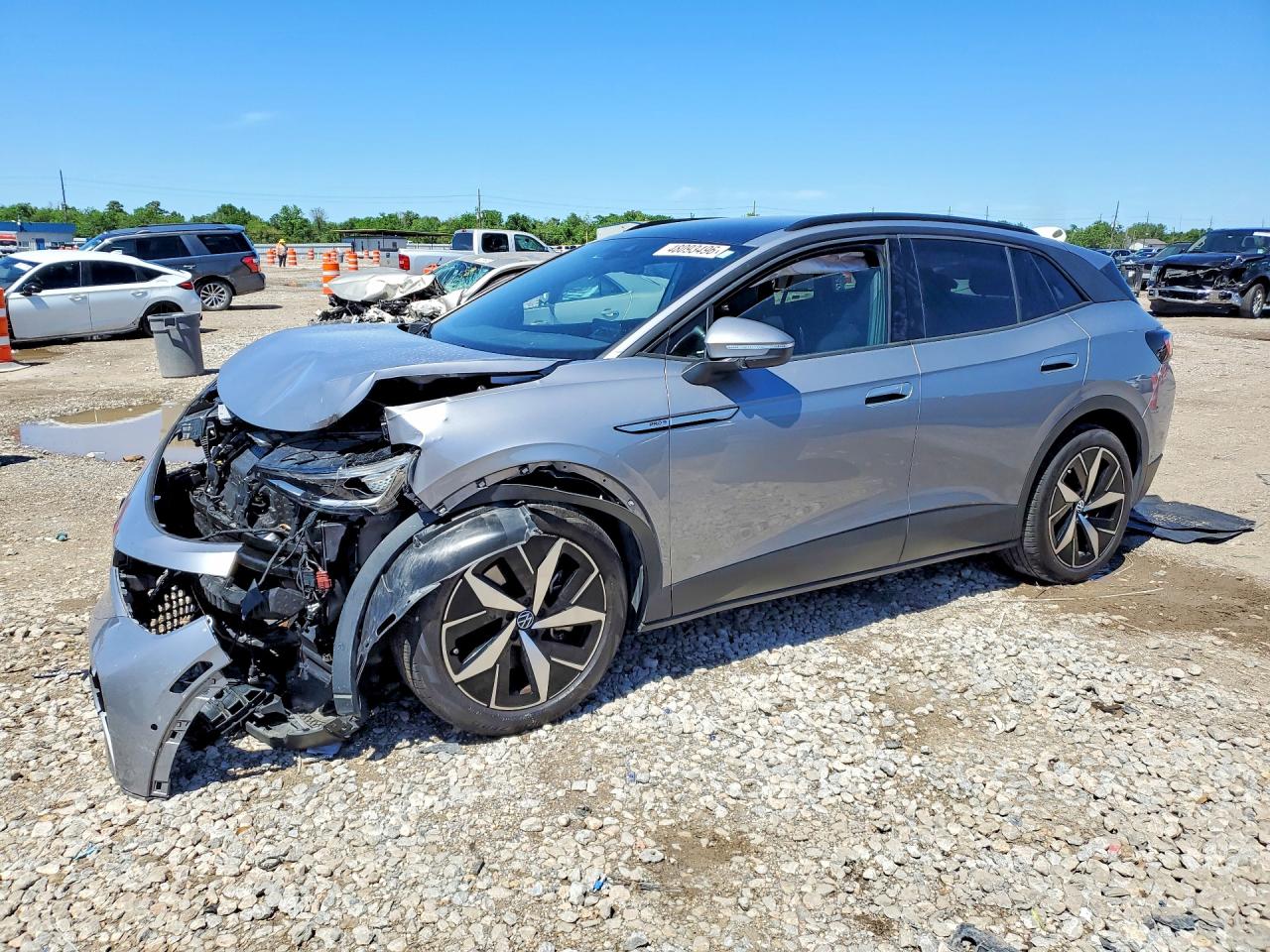 Salvage Volkswagen ID.4 Image