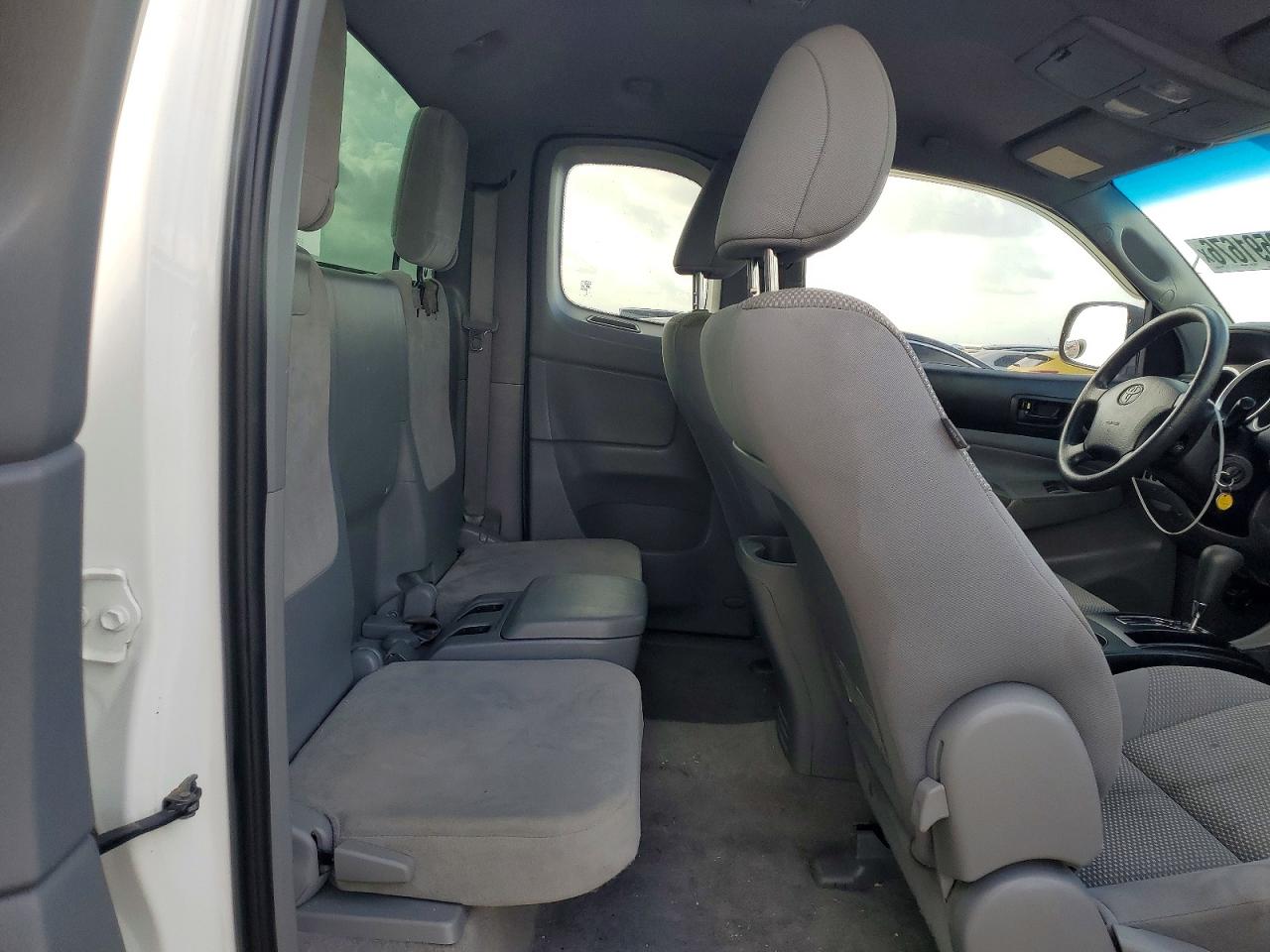 Toyota Tacoma Prerunner Access Cab