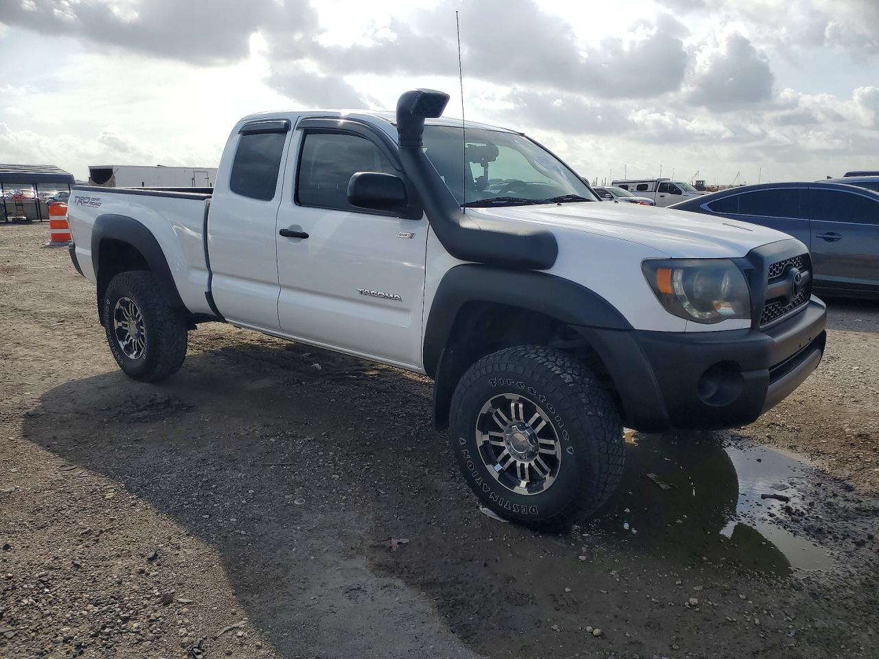 Toyota Tacoma Prerunner Access Cab