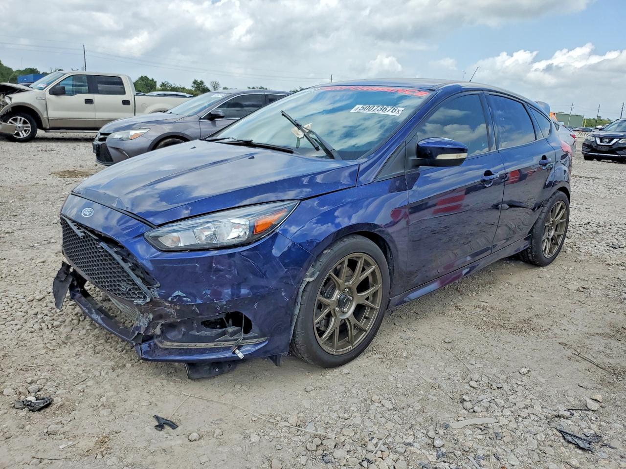 Salvage Ford Focus Image