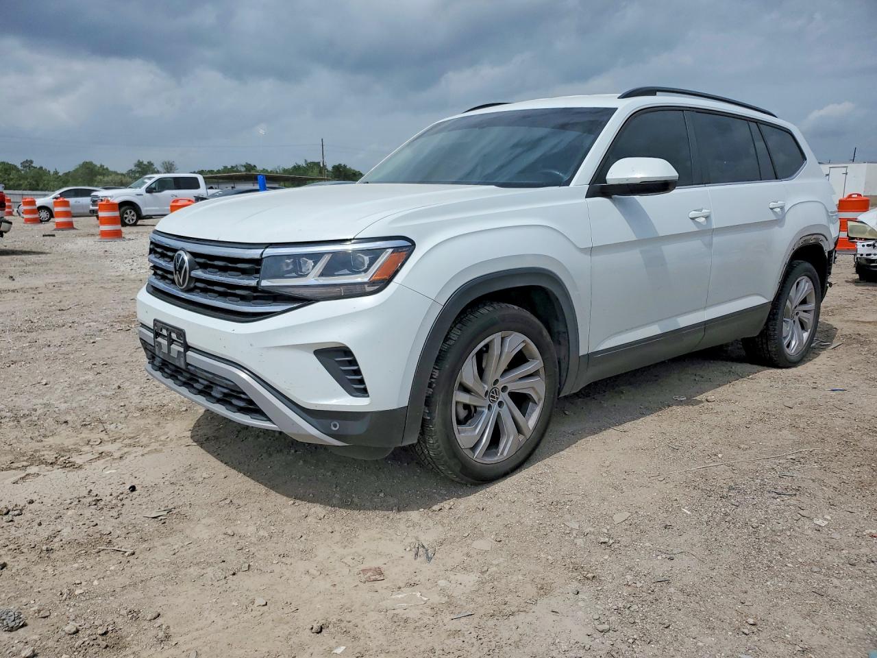 Salvage Volkswagen Atlas Image