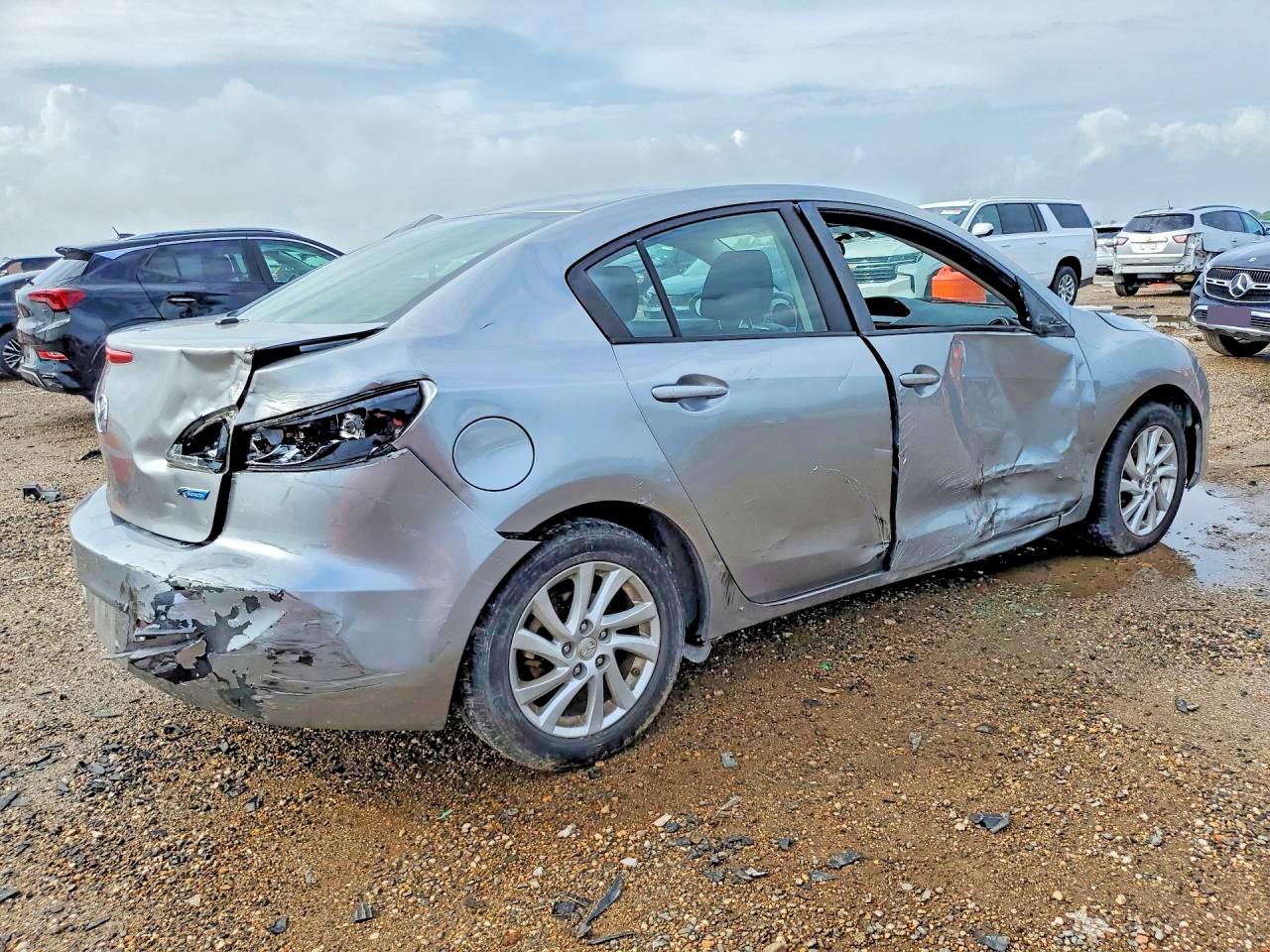 Mazda 3 I