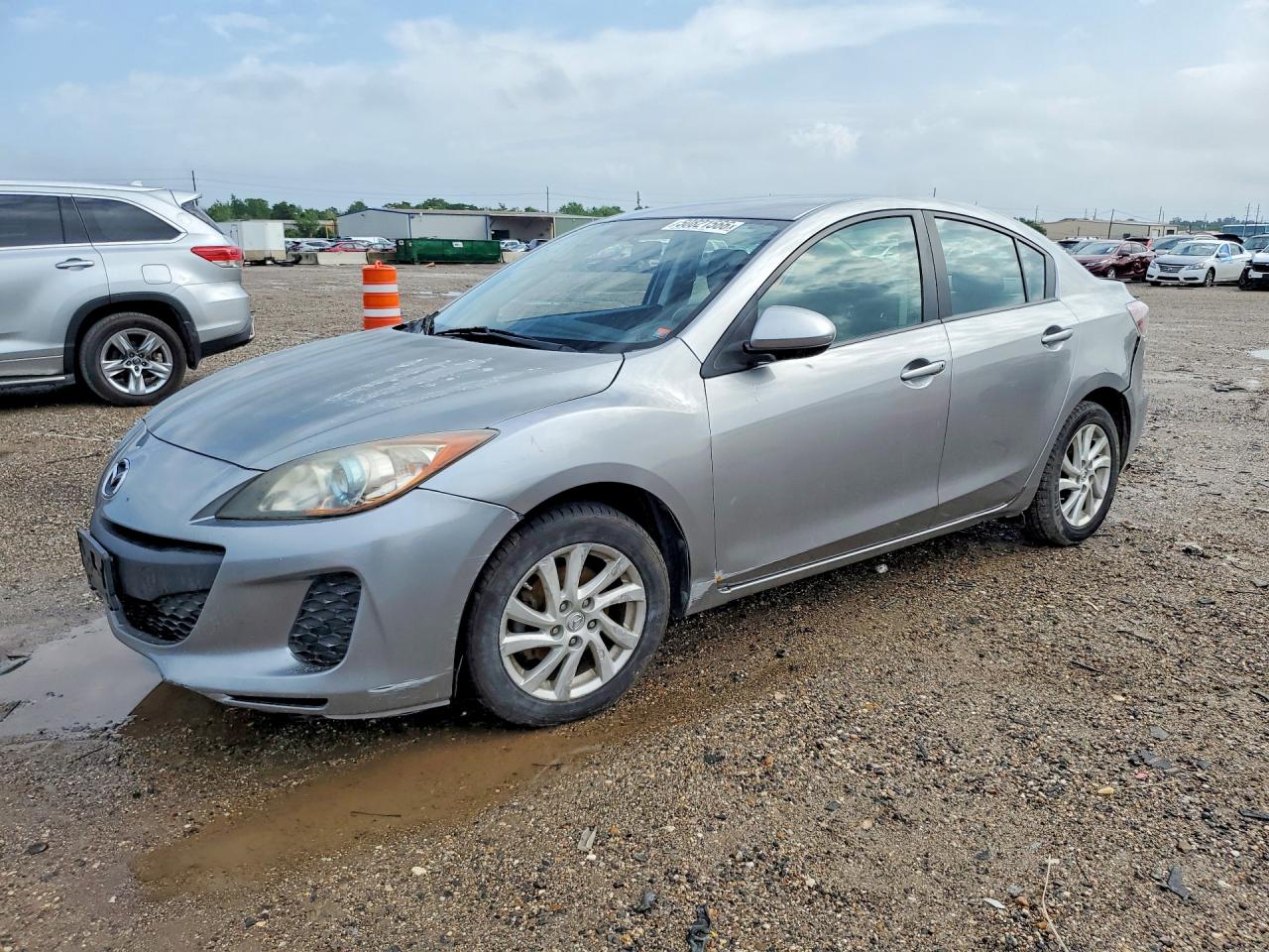 Salvage Mazda 3 Image