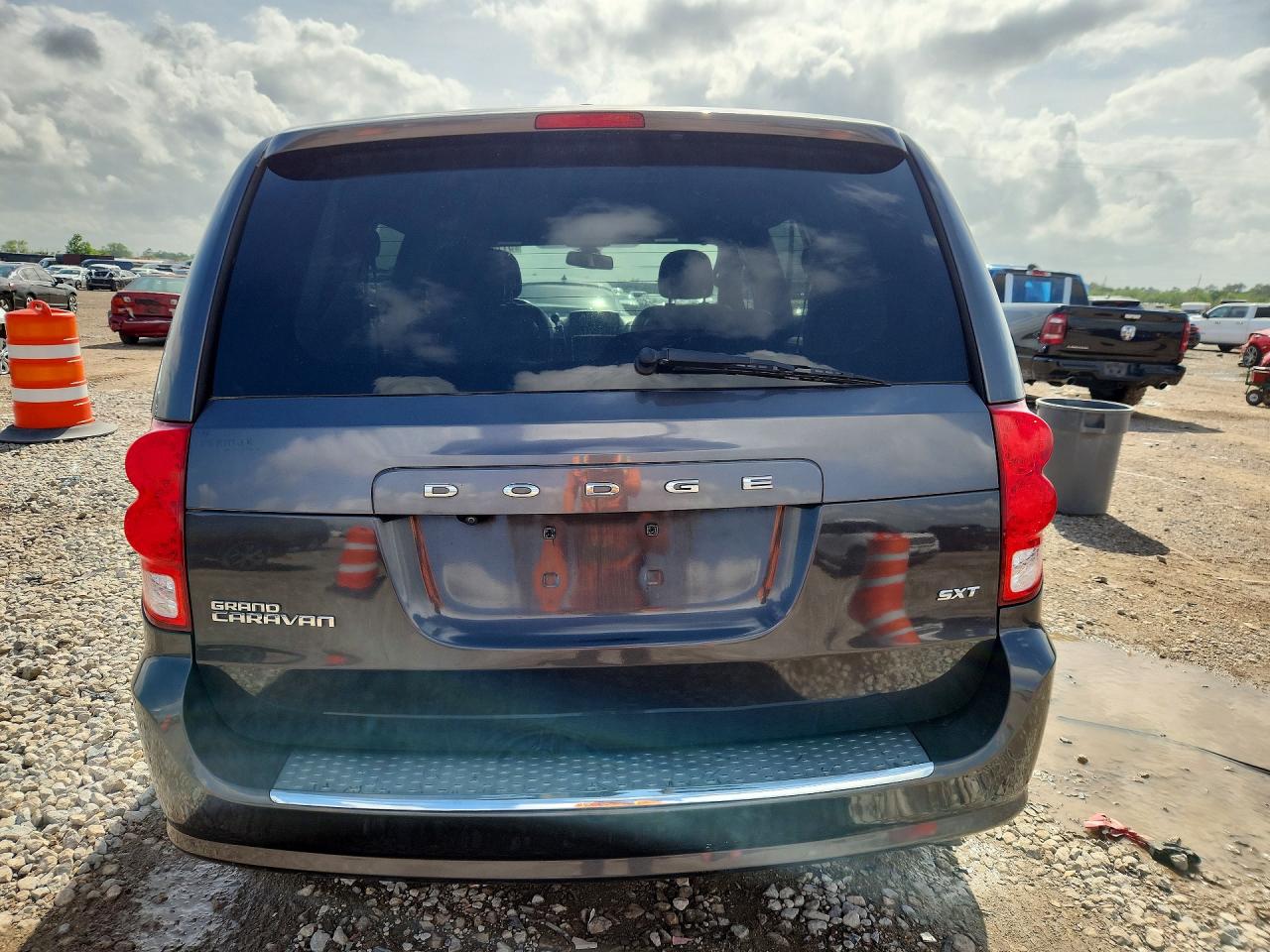 Dodge Caravan Sxt