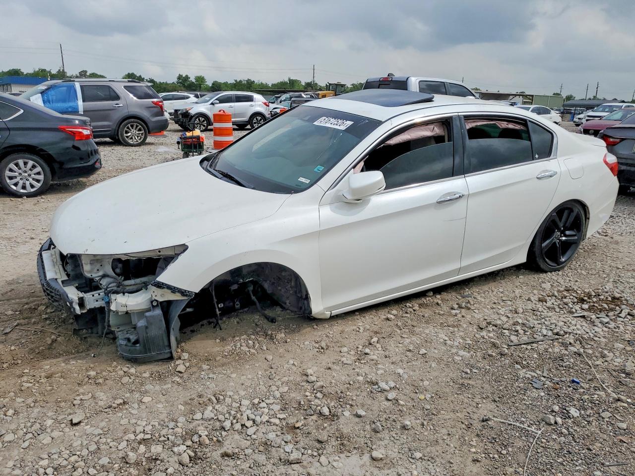 Salvage Honda Accord Image