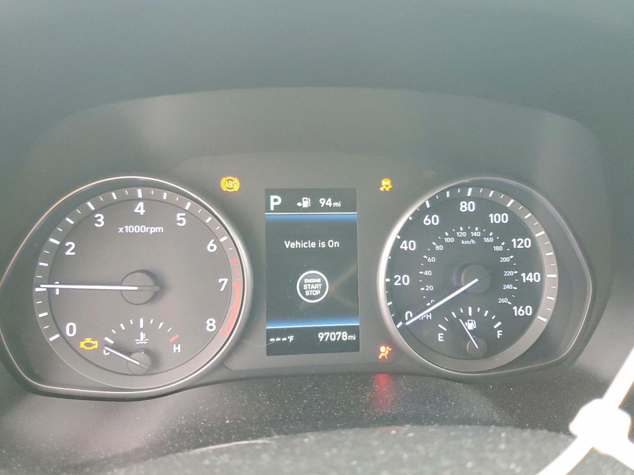 Hyundai ELANTRA Base