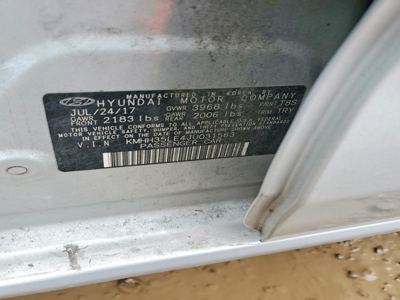Hyundai ELANTRA Base