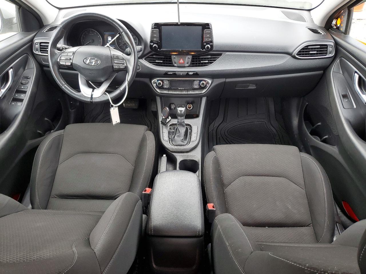 Hyundai ELANTRA Base