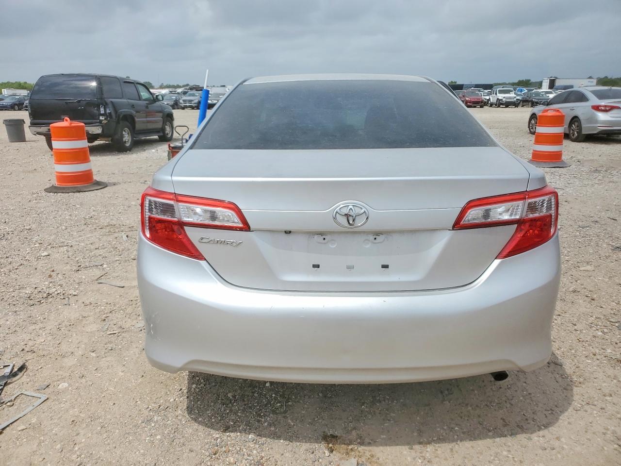 Toyota Camry L