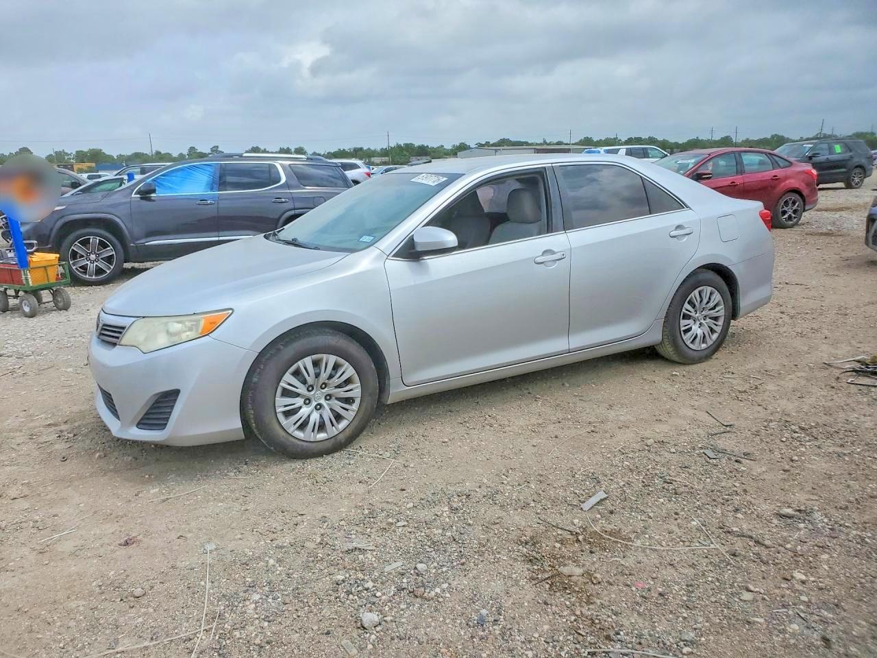 Salvage Toyota Camry Image