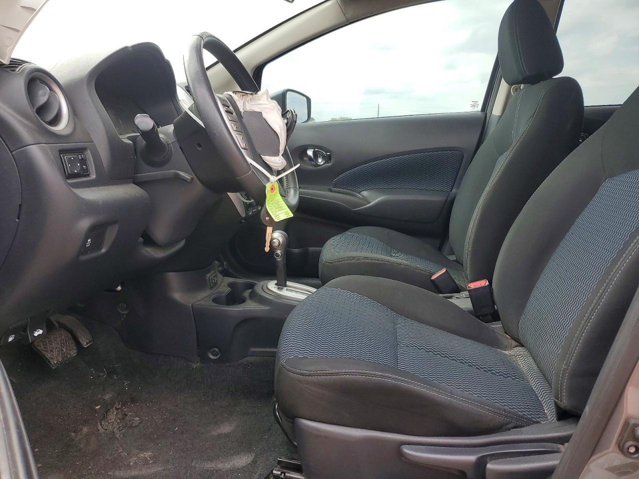 Nissan Versa Sv