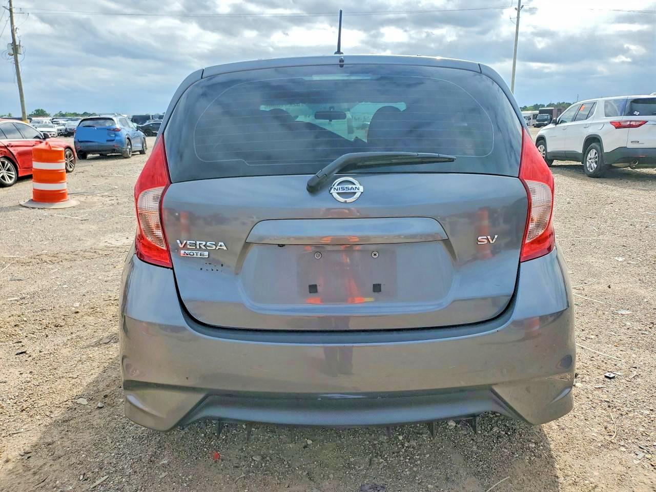 Nissan Versa Sv