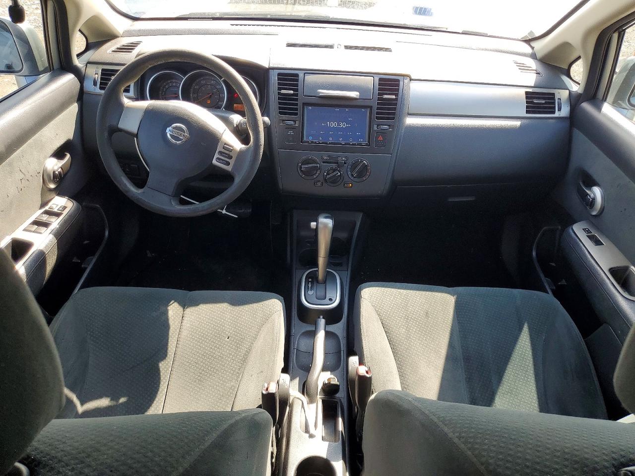 Nissan Versa 1.8 S