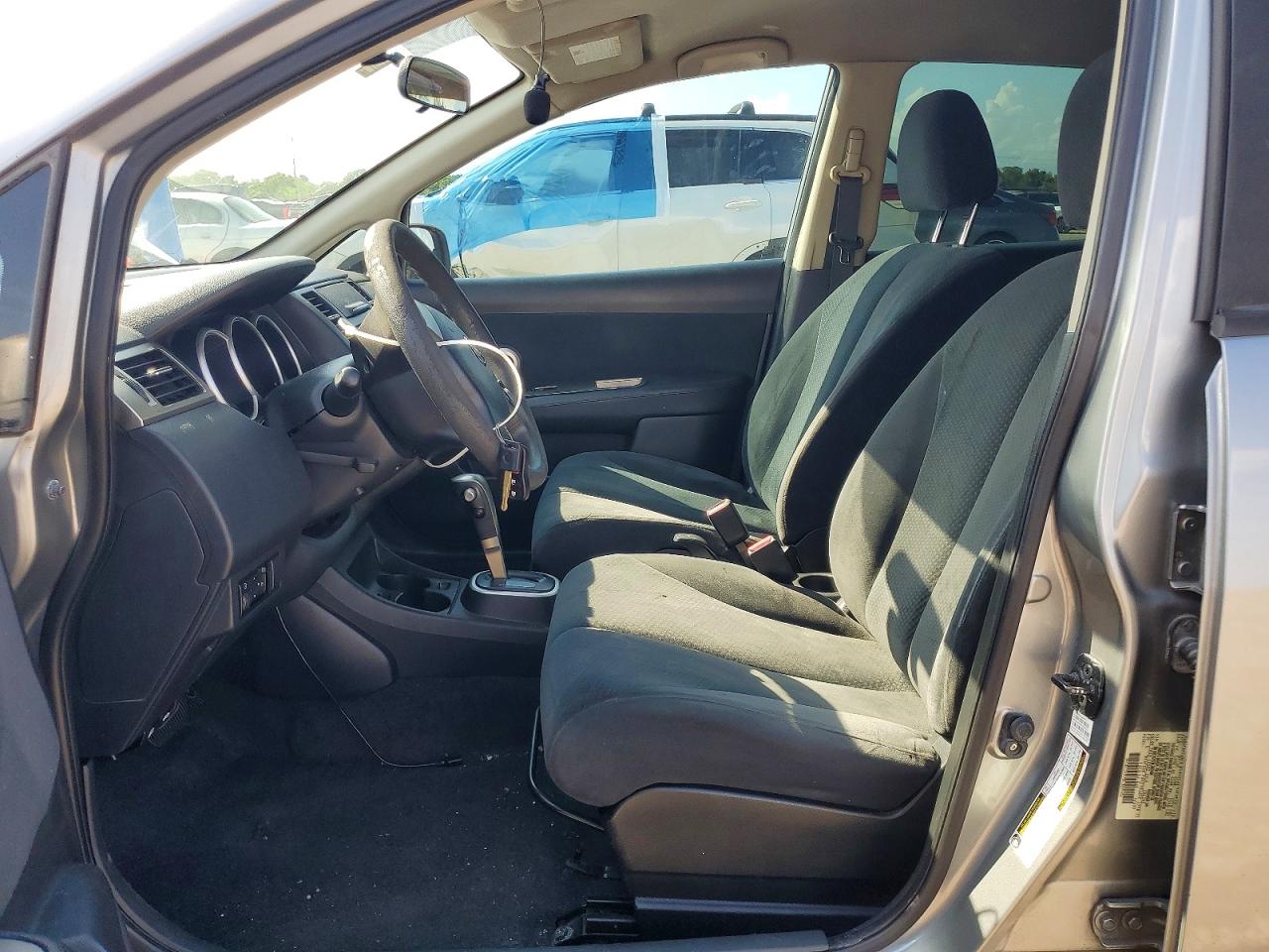 Nissan Versa 1.8 S