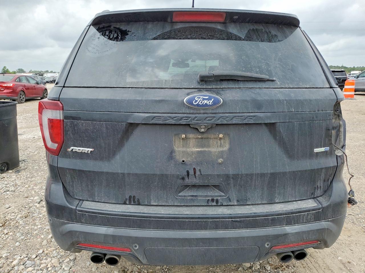 Ford Explorer Sport