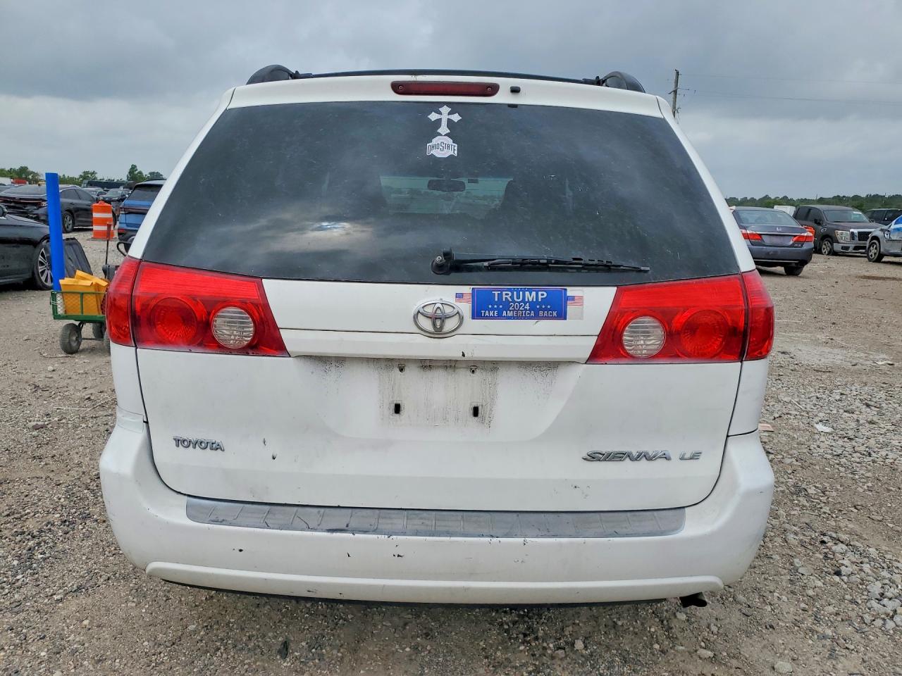 Toyota Sienna Le