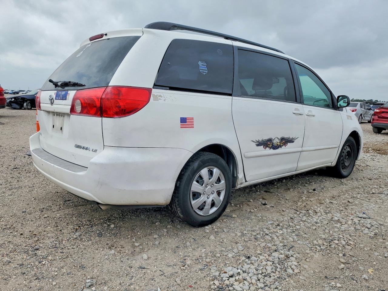 Toyota Sienna Le