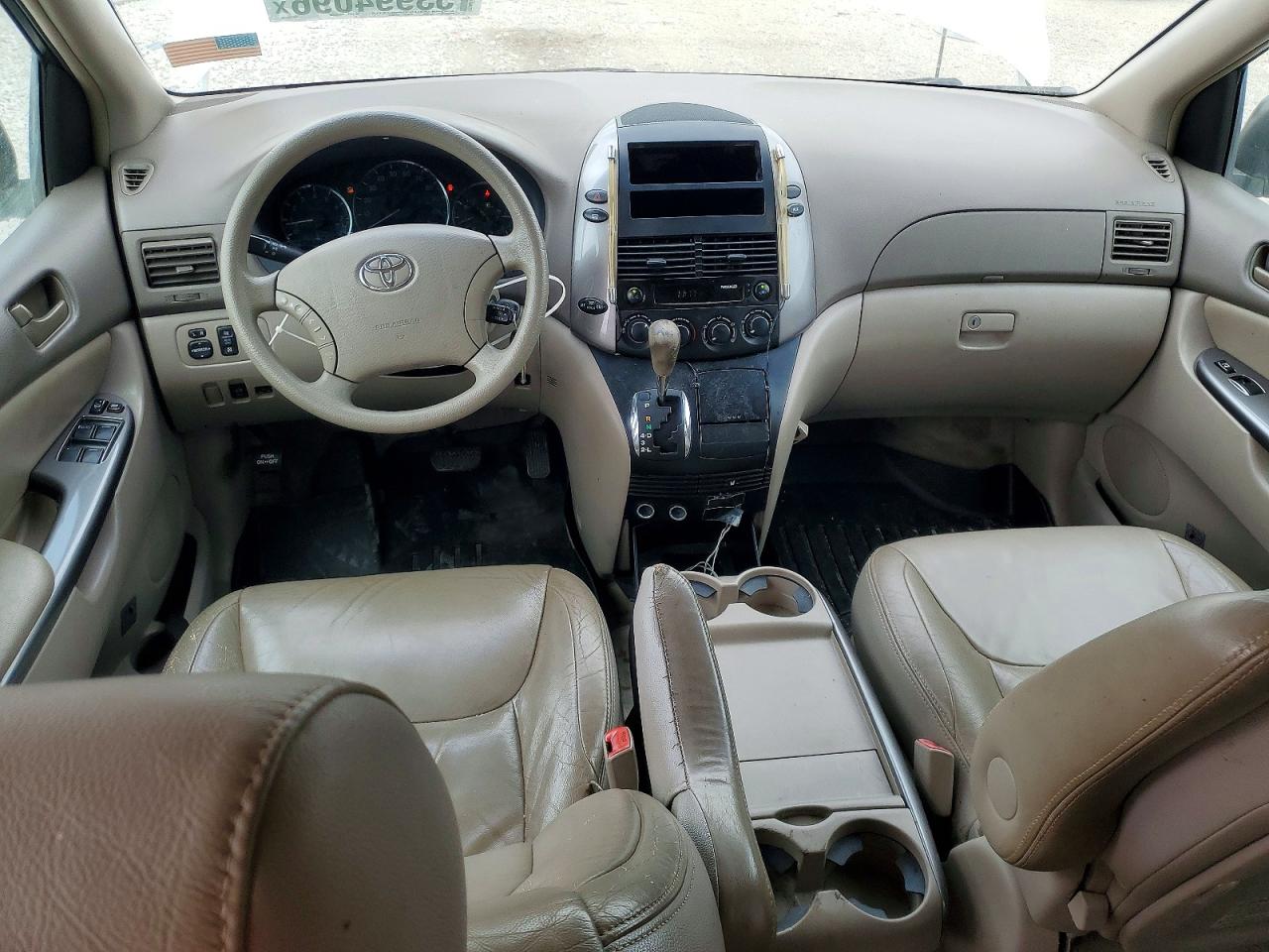 Toyota Sienna Le