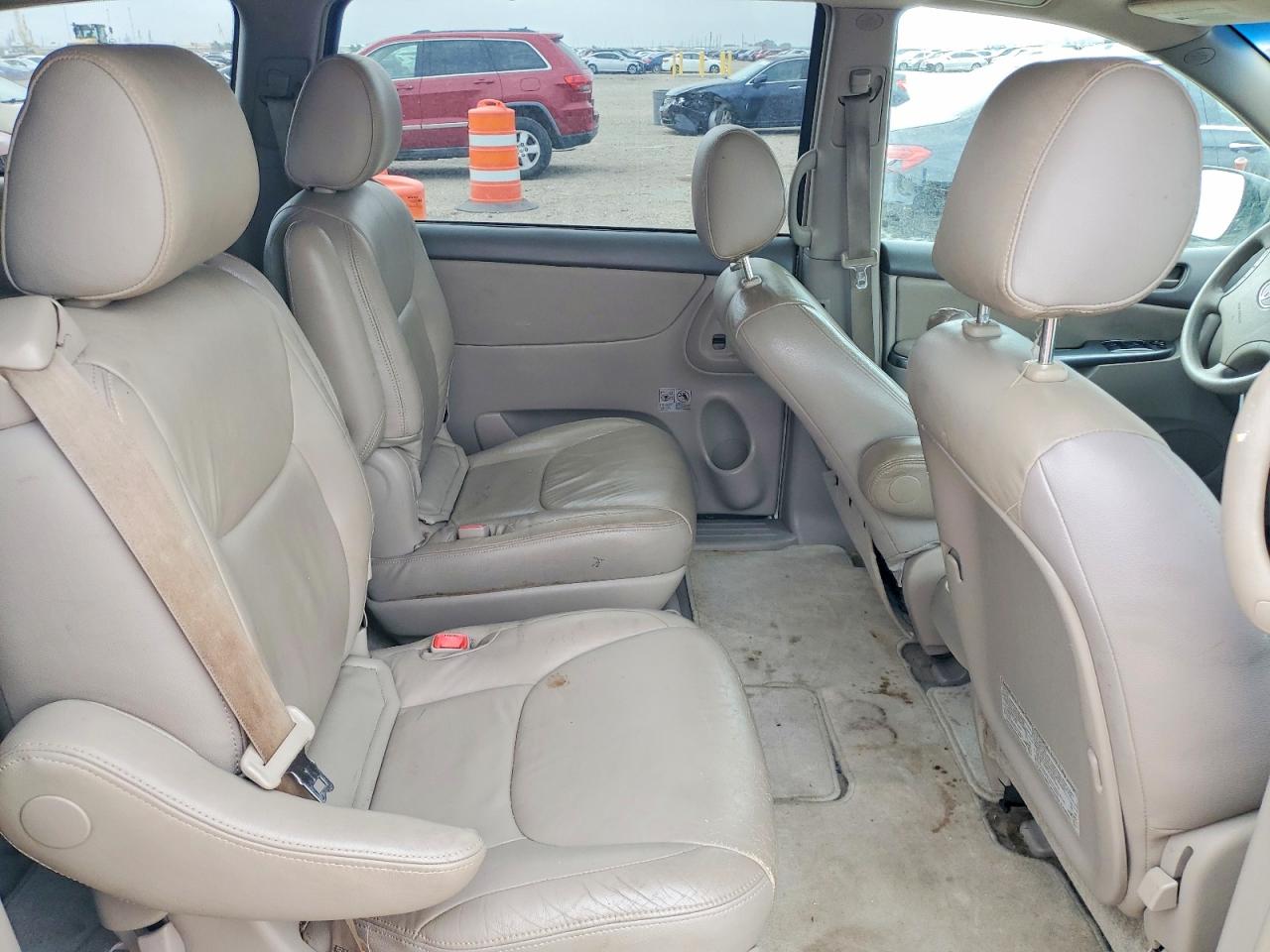 Toyota Sienna Le