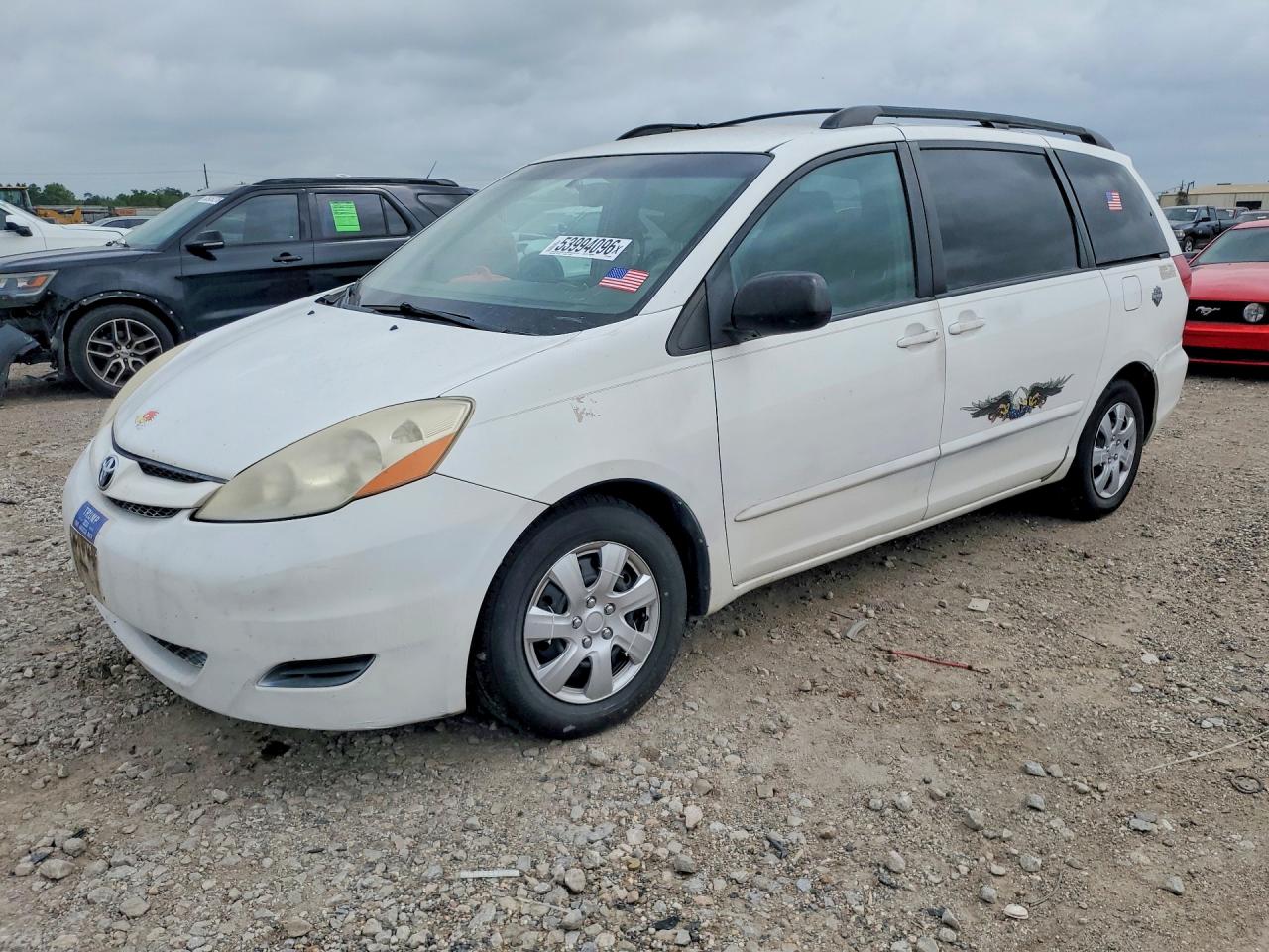 Salvage Toyota Sienna Image