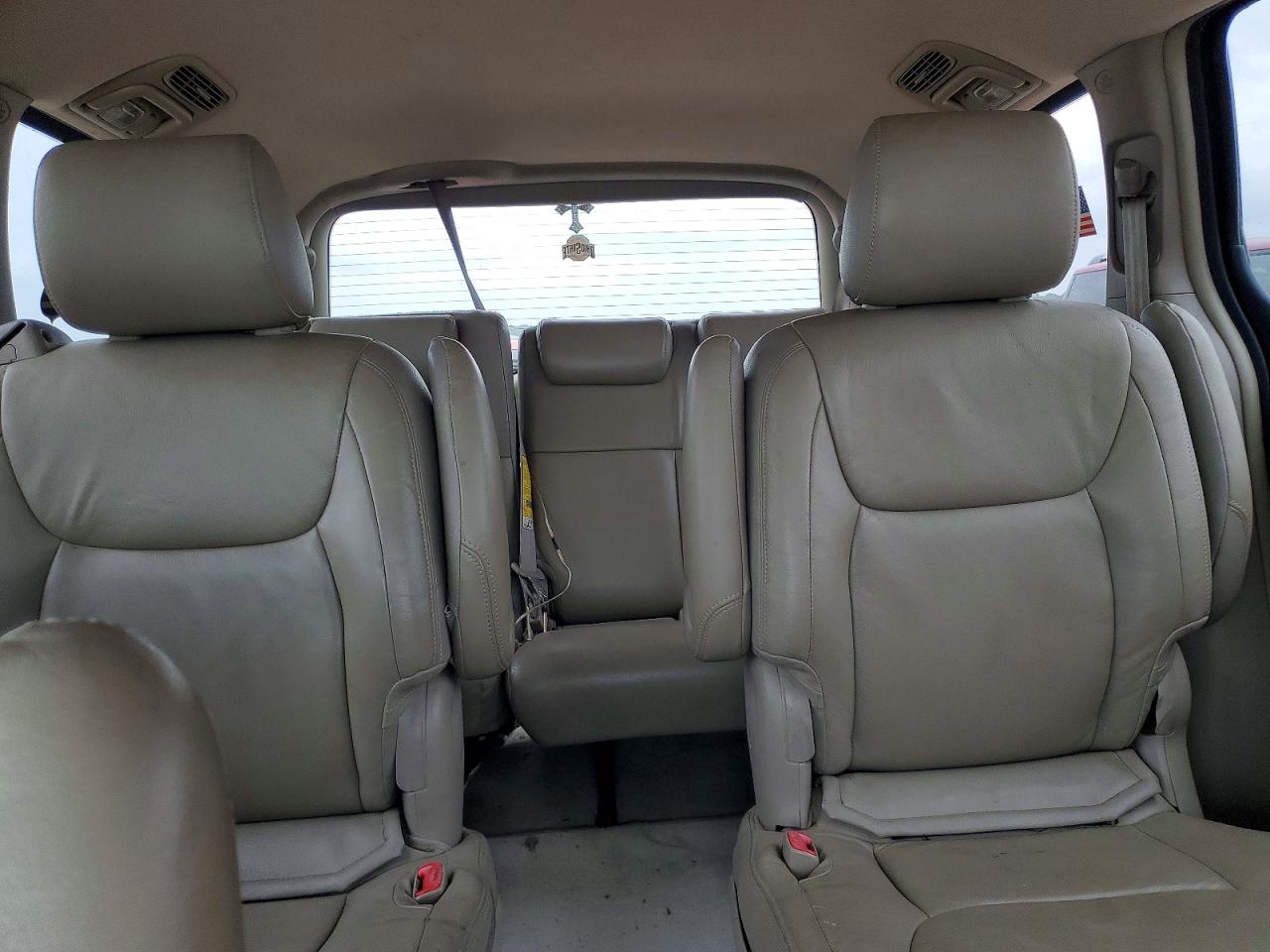 Toyota Sienna Le