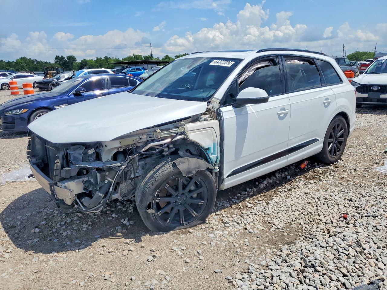 Salvage Audi Q7 Image