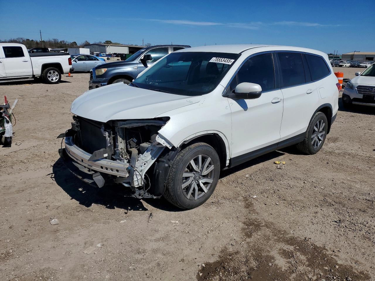 Salvage Honda Pilot Image