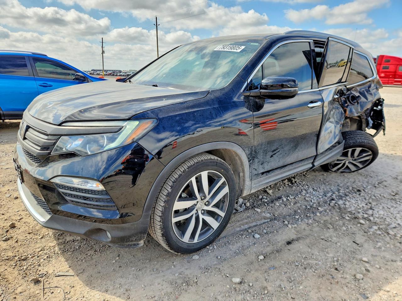 Salvage Honda Pilot Image