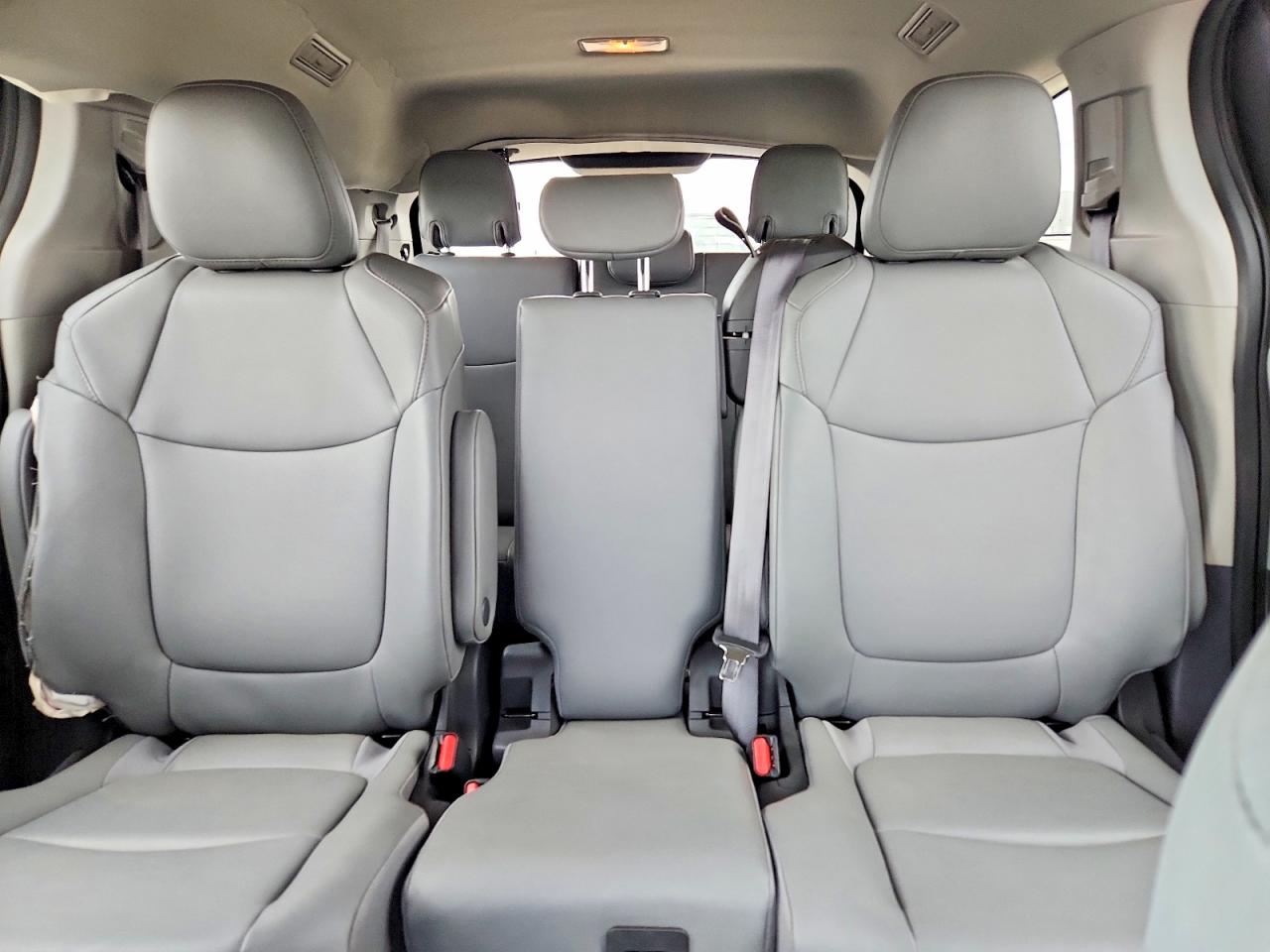 Toyota Sienna Xle