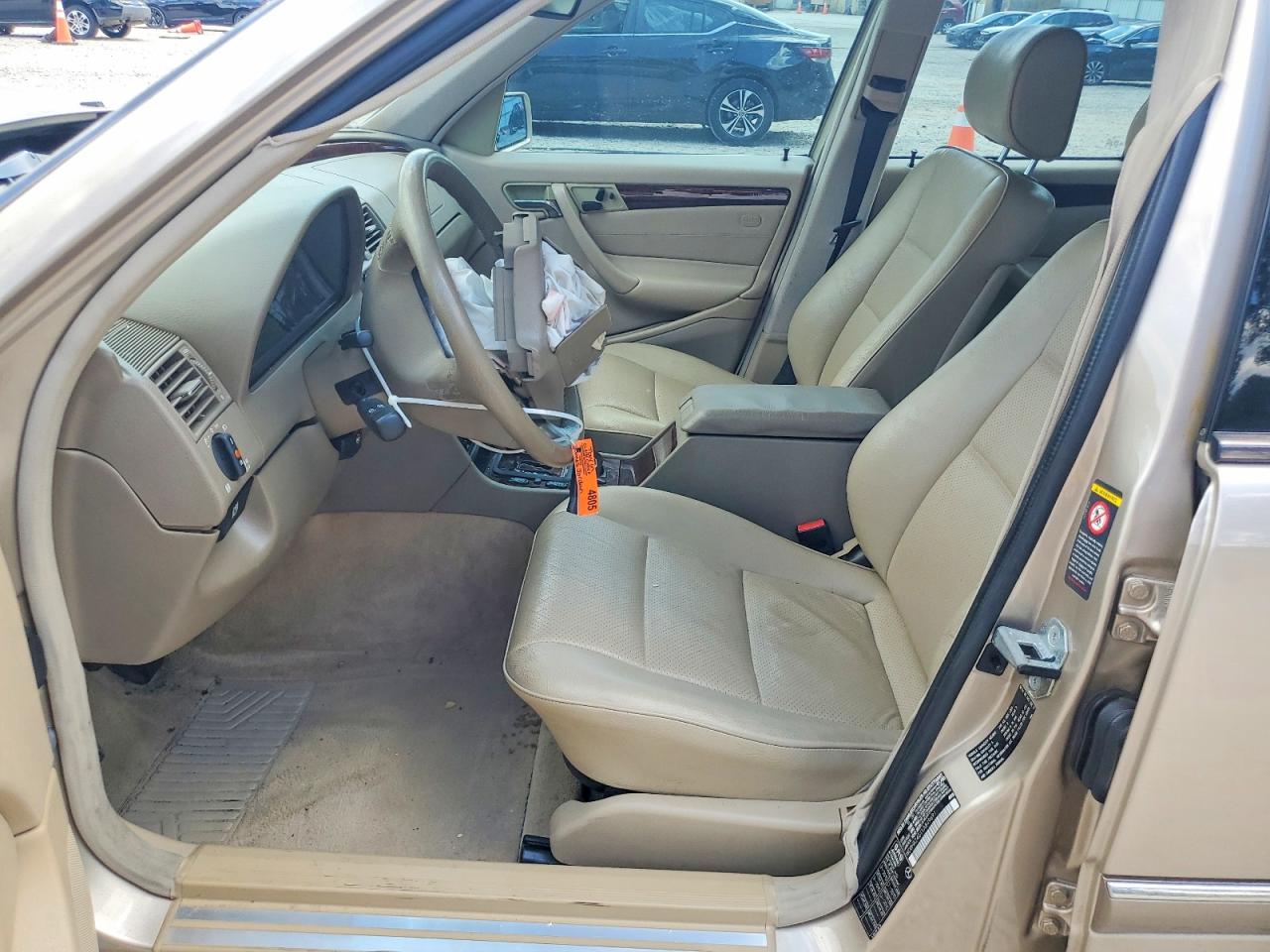 Mercedes-Benz C-Class 230