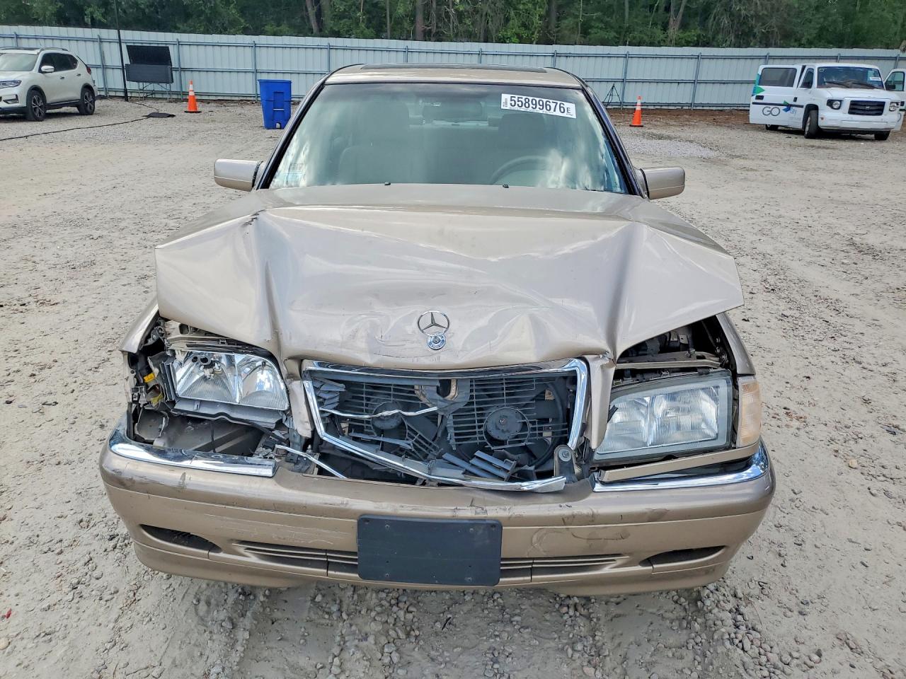 Mercedes-Benz C-Class 230