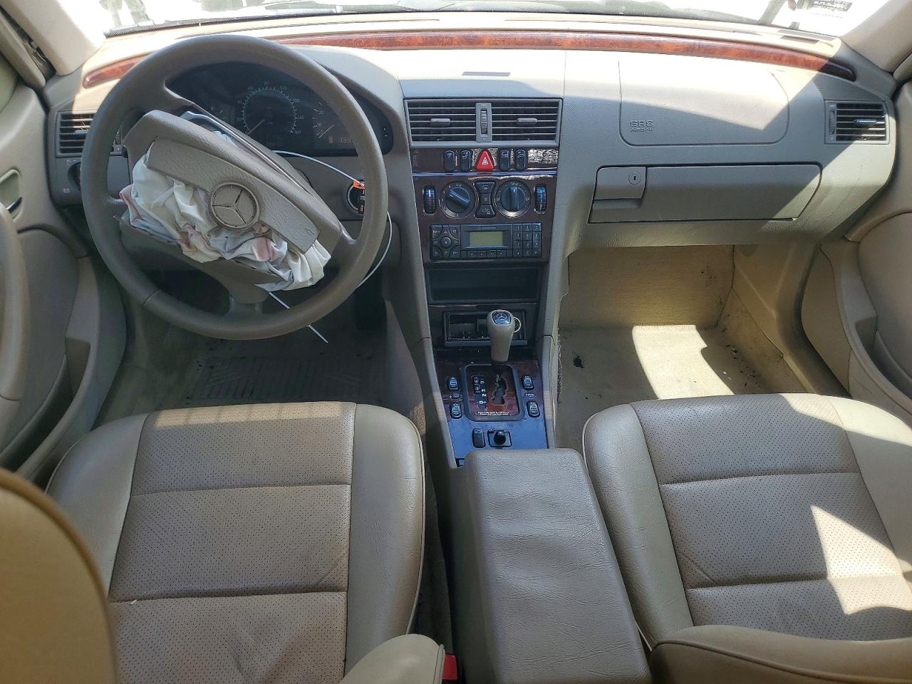 Mercedes-Benz C-Class 230