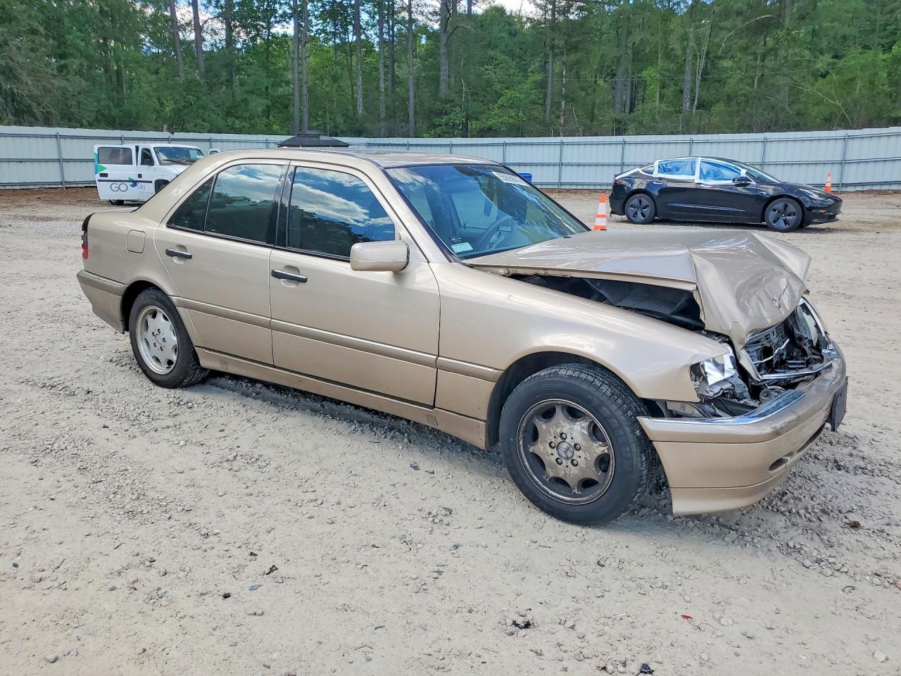 Mercedes-Benz C-Class 230