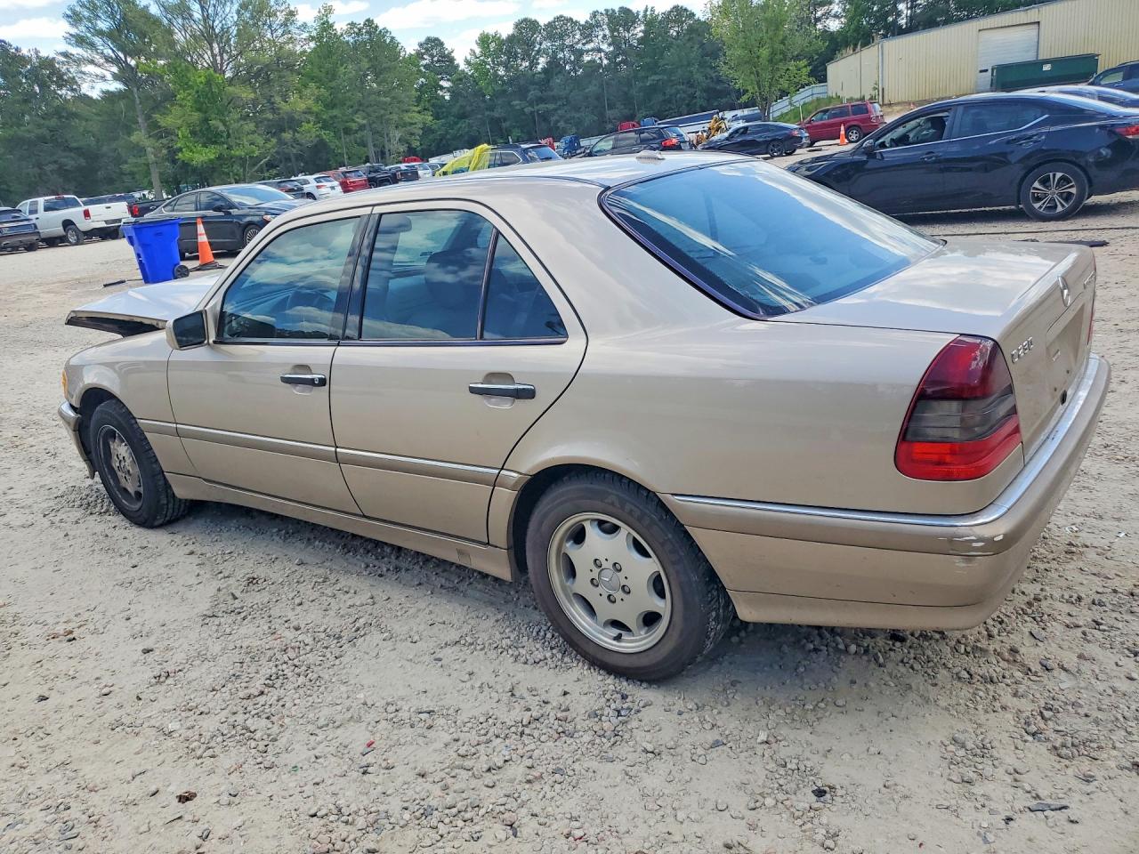 Mercedes-Benz C-Class 230