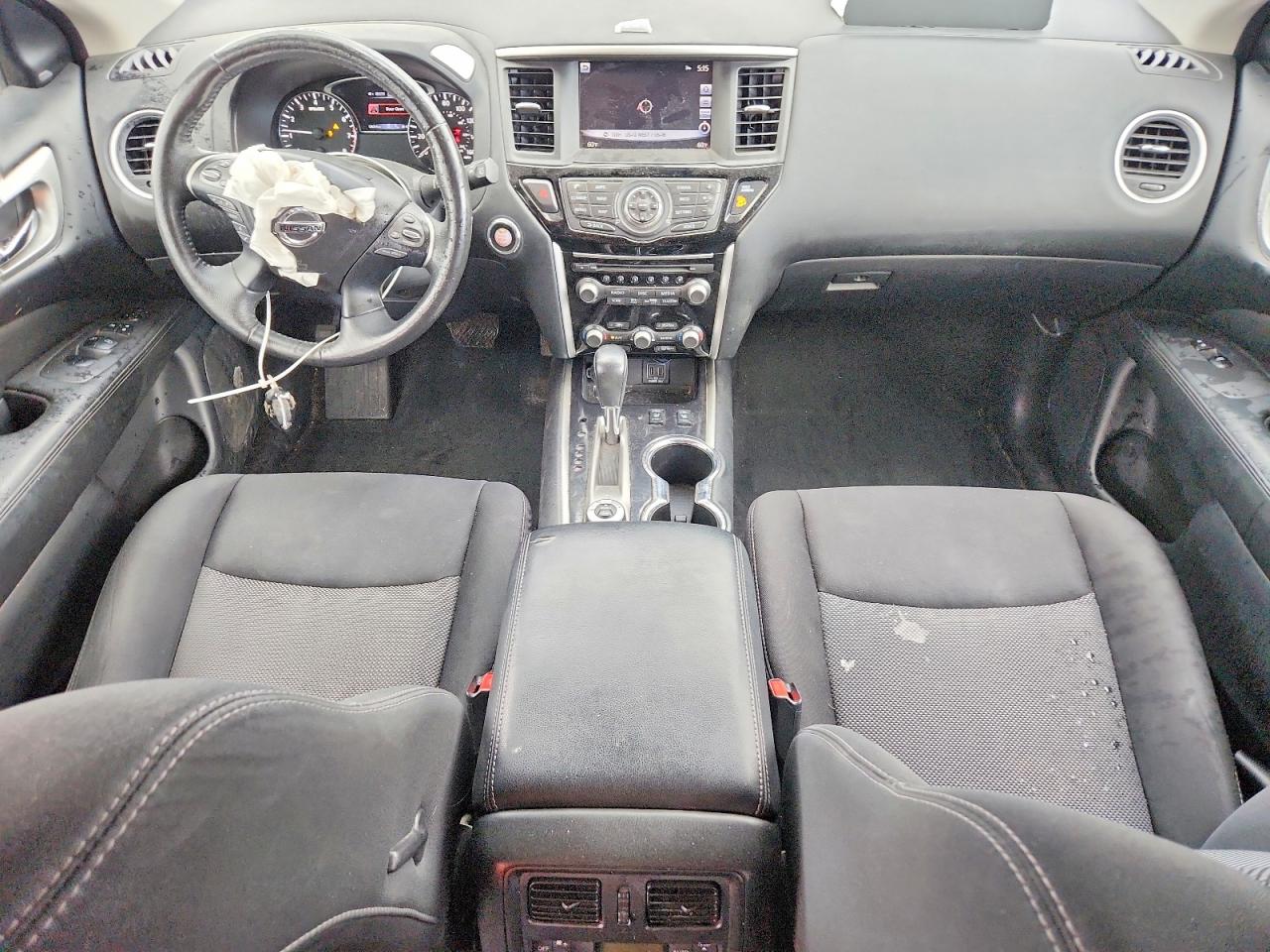 Nissan Pathfinder Sv