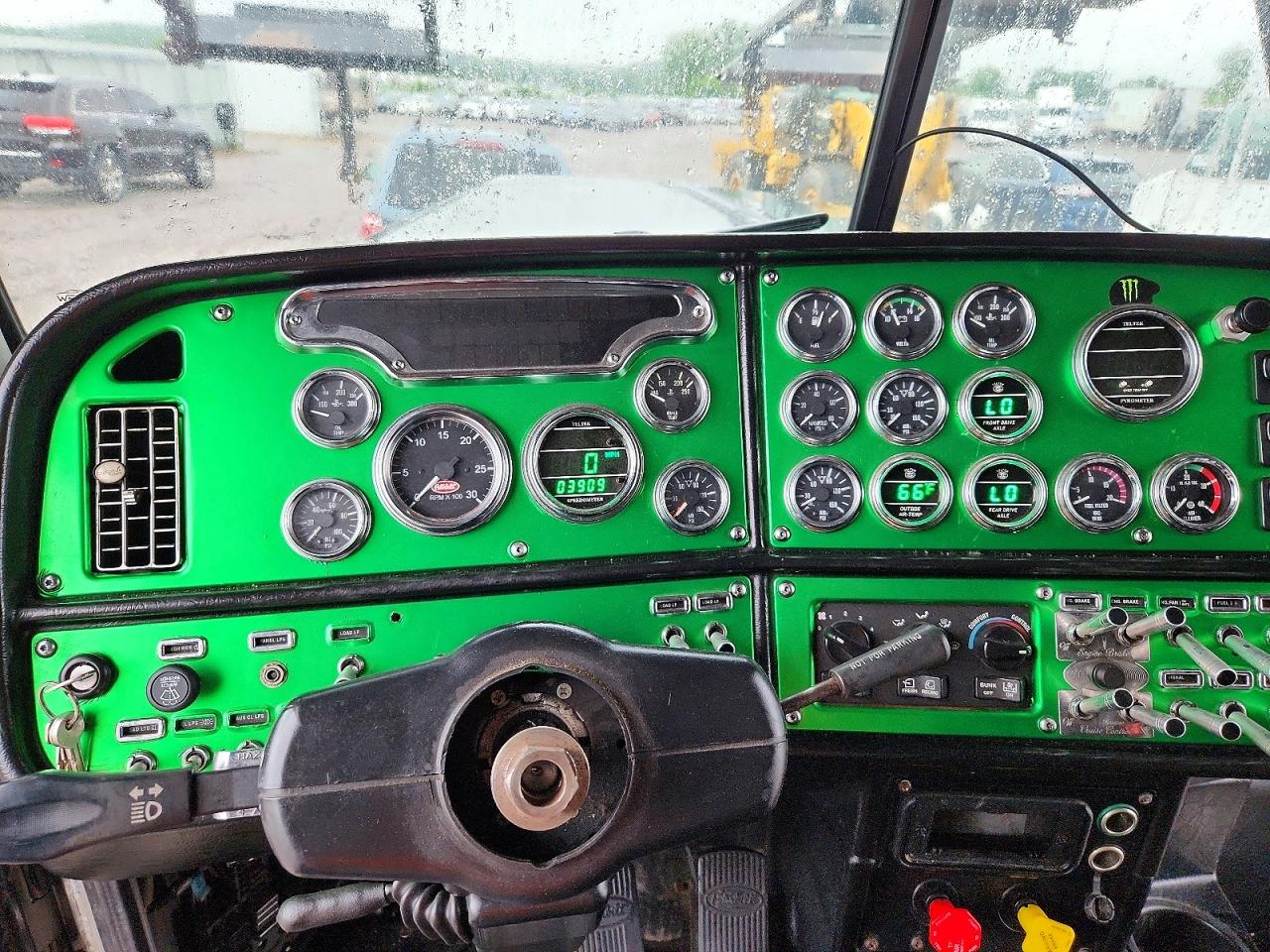 Peterbilt 379