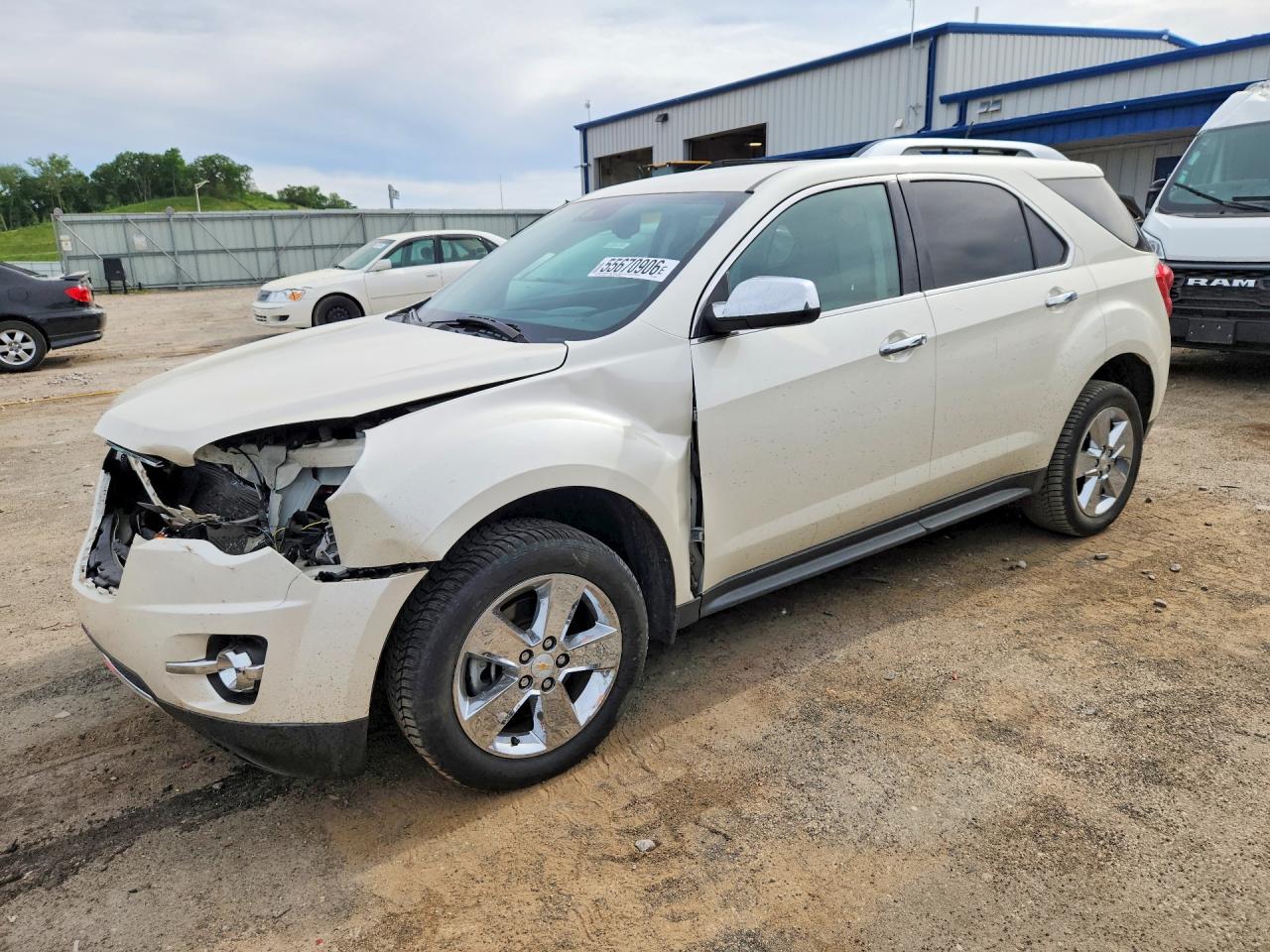 Salvage Chevrolet Equinox Image