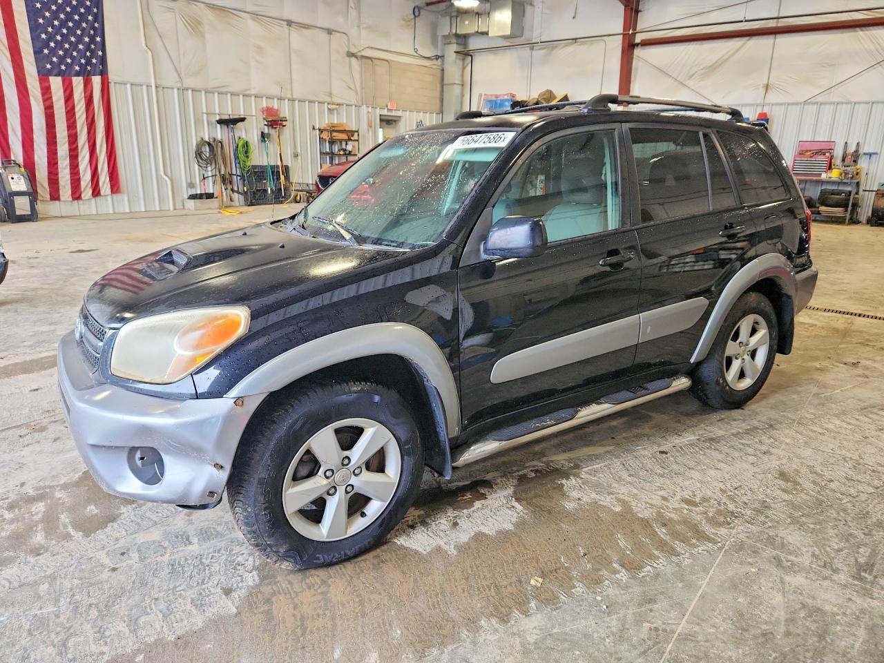 Salvage Toyota RAV4 Image