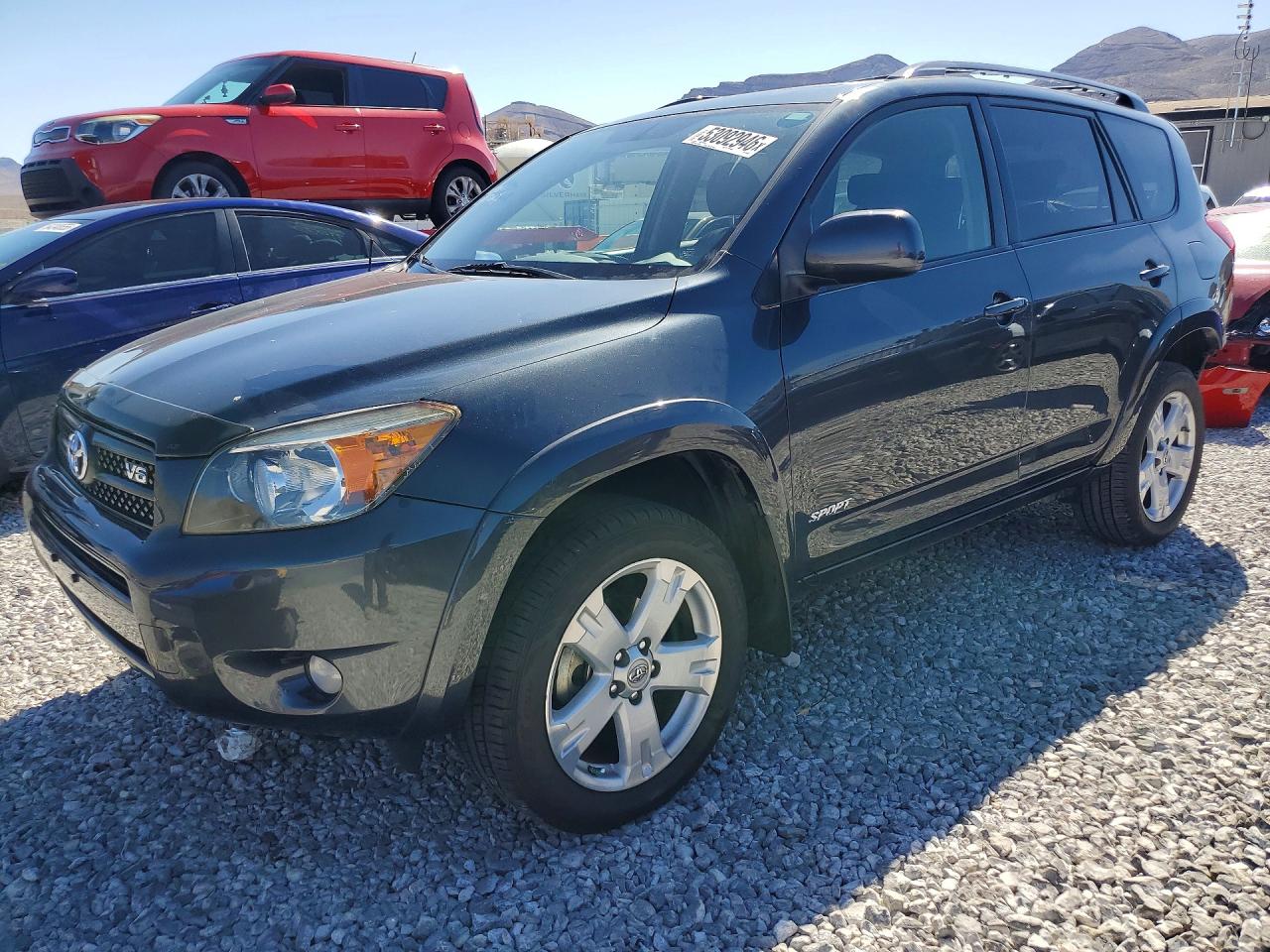 Salvage Toyota RAV4 Image