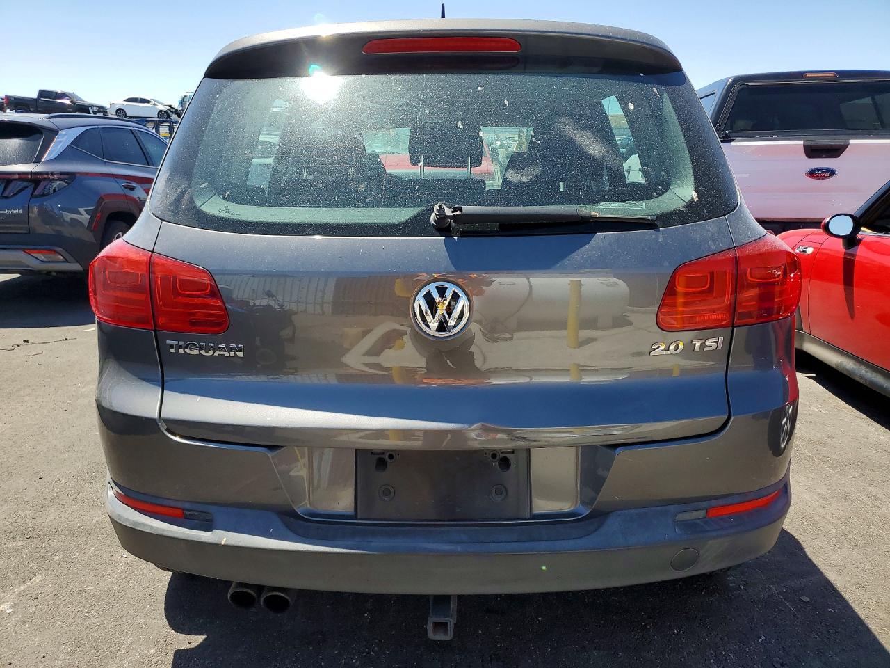Volkswagen Tiguan S