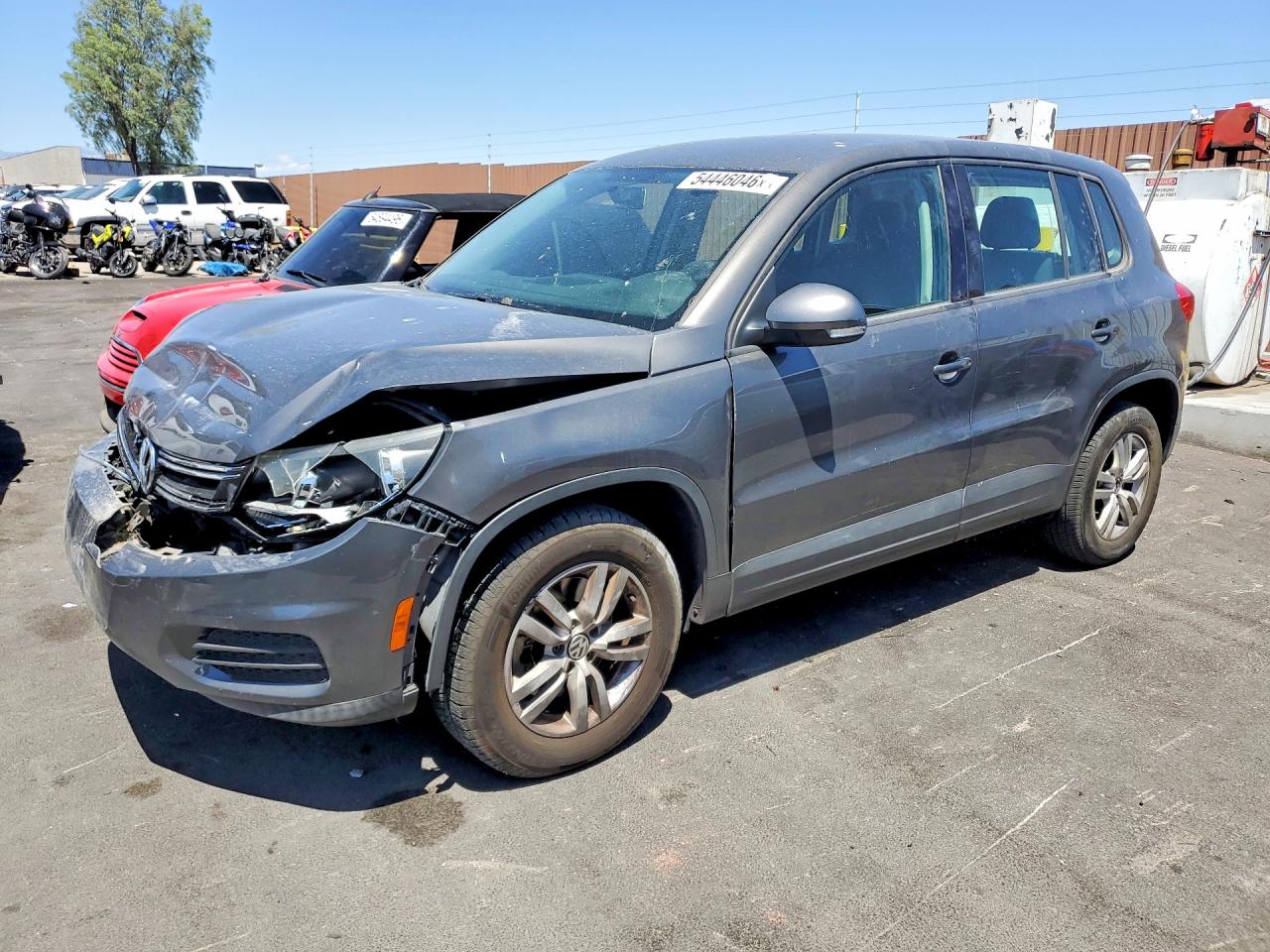 Salvage Volkswagen Tiguan Image