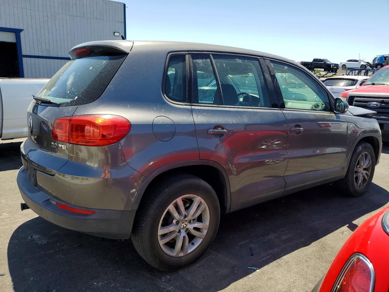 Volkswagen Tiguan S