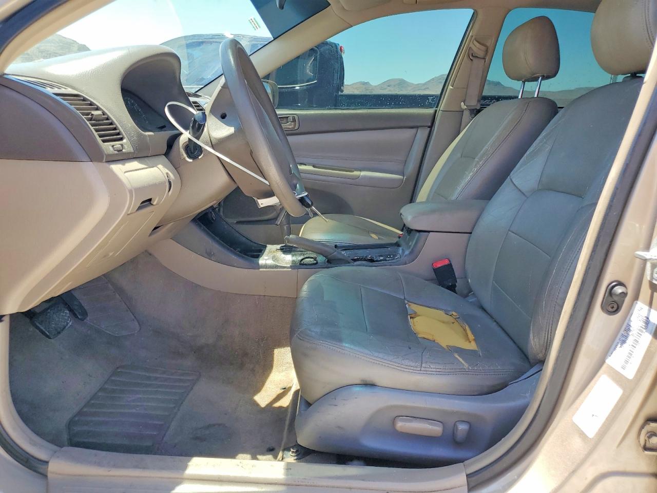 Toyota Camry Le V6