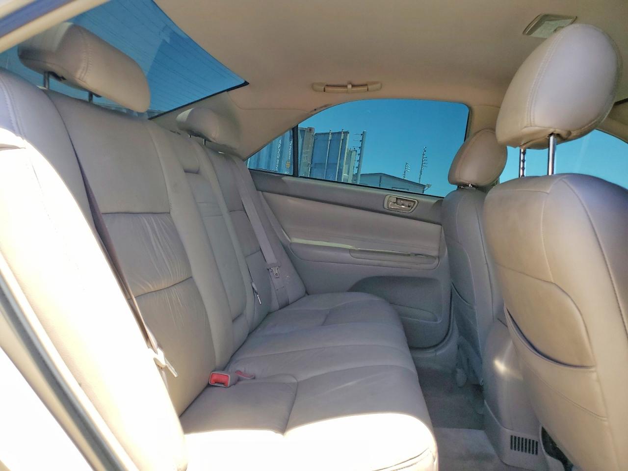 Toyota Camry Le V6