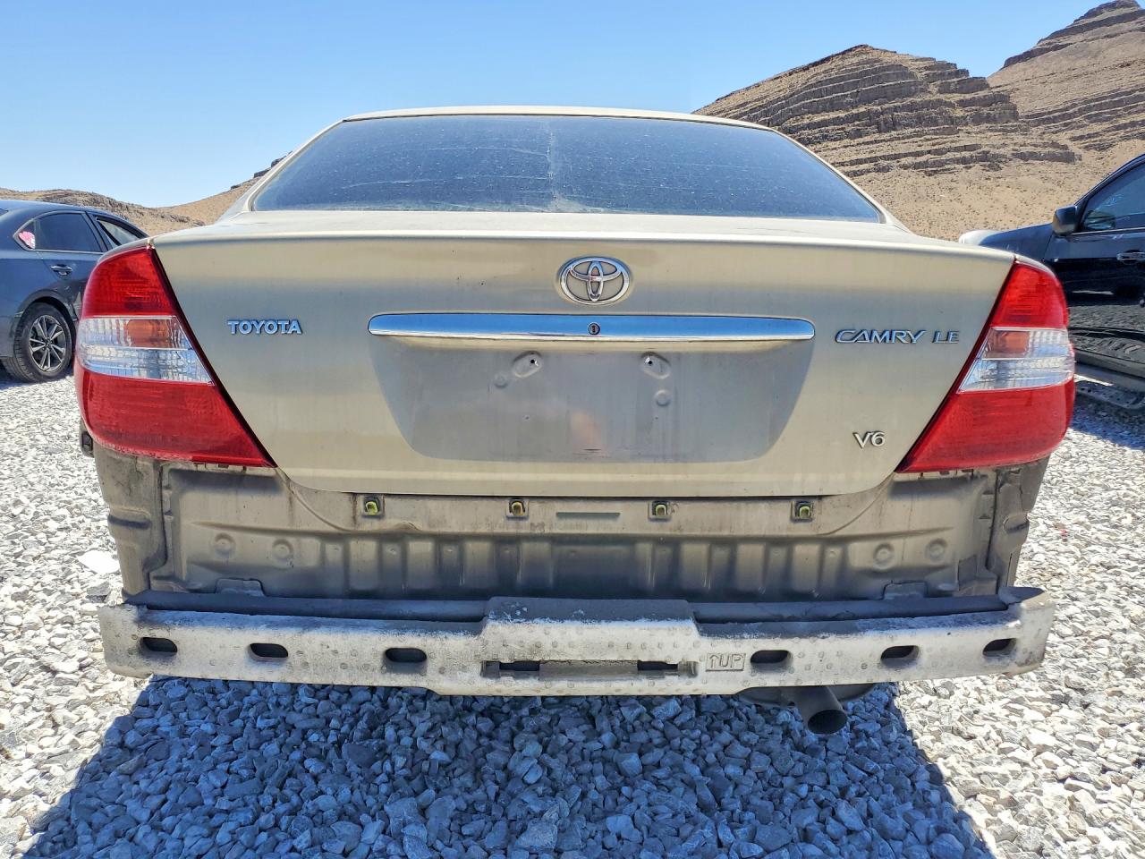 Toyota Camry Le V6